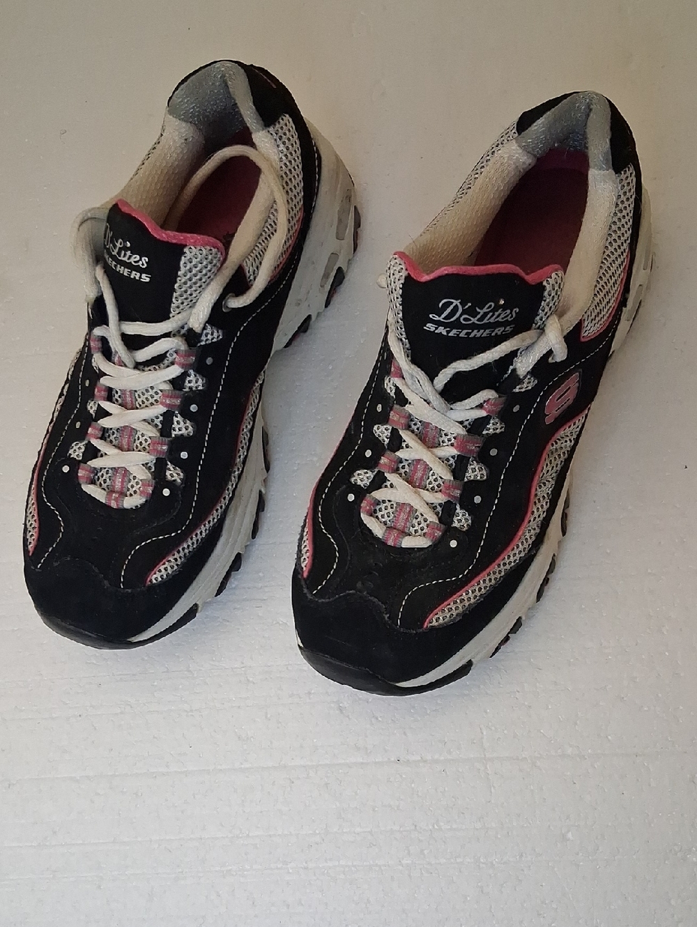 Skechers D'Lites Women's Black and Pink Athletic Sneakers Size 7